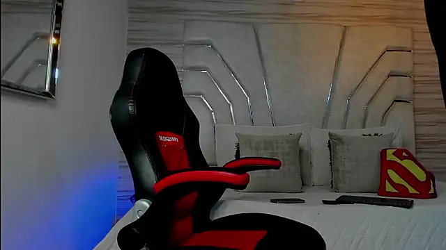 MAXTHOMSON online show from January 17, 2026, 10:46 pm