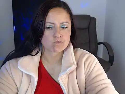 kristelltender1 online show from November 21, 2025, 12:54 am