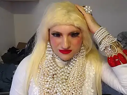 Snapshot of VanesaCrossic chatting on December 19, 2025, 9:27 am VanesaCrossic online show from December 19, 2025, 9:27 am