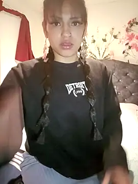 BellaChiquis  online show from January 14, 2026, 10:14 pm