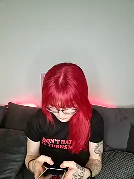 SkinnyGinny online show from November 14, 2025, 8:13 am