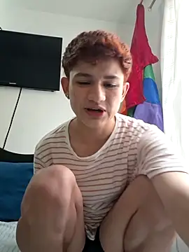 Snapshot of Apolitoo chatting on October 31, 2025, 2:07 pm Apolitoo online show from October 31, 2025, 2:07 pm