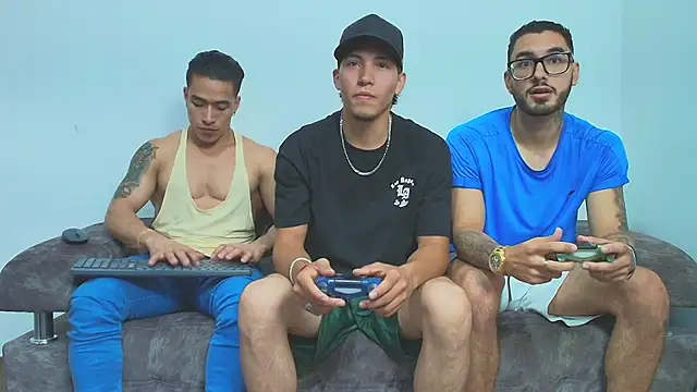 thebadboys05 online show from November 16, 2025, 1:00 am