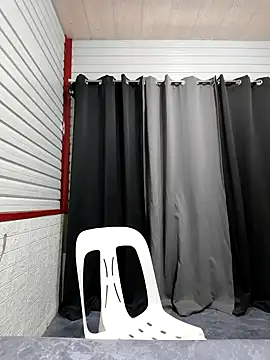 xwildflowerx online show from November 11, 2025, 2:33 am