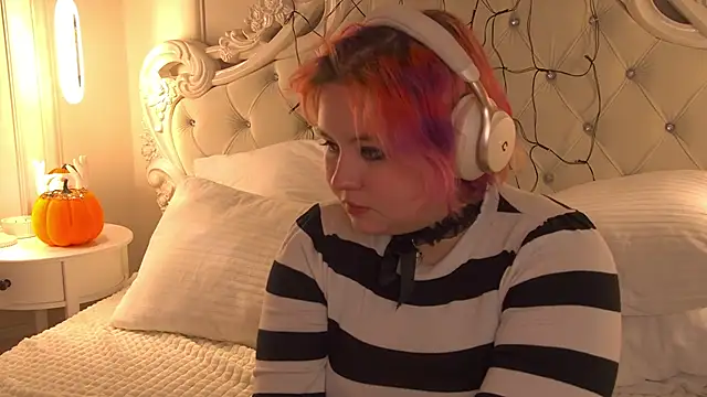 JennyBloom online show from November 3, 2025, 11:11 am