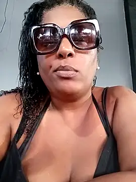 Snapshot of Maliaebonyfetish chatting on May 2, 2026, 8:25 pm Maliaebonyfetish online show from May 2, 2026, 8:25 pm