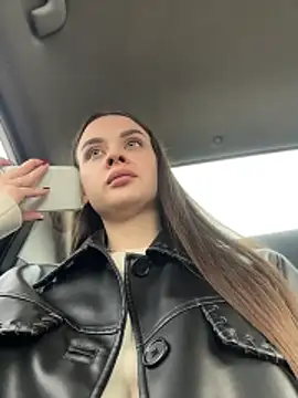 KristiRich online show from April 15, 2026, 1:18 pm