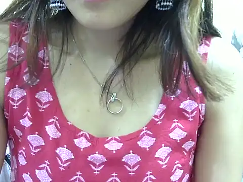 maira 33 online show from November 27, 2025, 4:53 pm