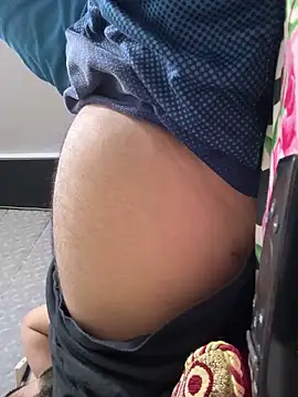 alan0ass online show from November 18, 2025, 1:04 pm