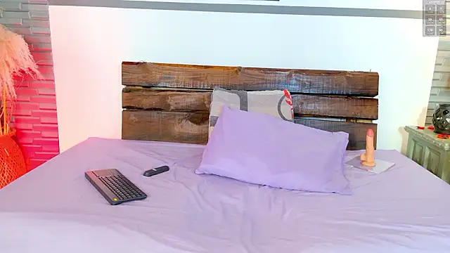 Snapshot of Oriana_03 chatting on February 21, 2026, 11:44 am Oriana 03 online show from February 21, 2026, 11:44 am