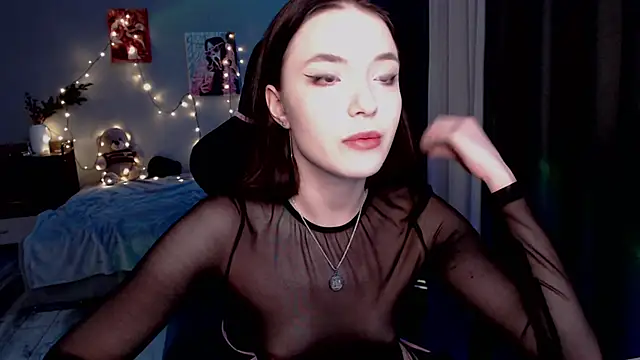 dolll maiya online show from February 8, 2026, 6:33 pm