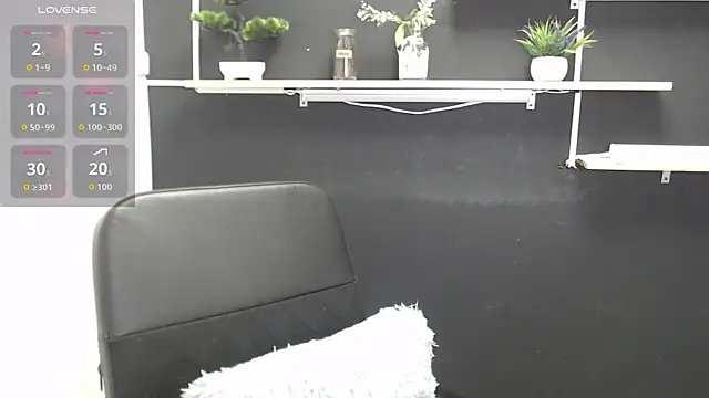 Lauryn Jones online show from June 6, 2026, 5:17 pm