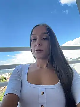 Brunettecollins05 online show from November 21, 2025, 7:34 pm