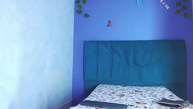 aperlacandycm01 online show from November 14, 2025, 4:22 am