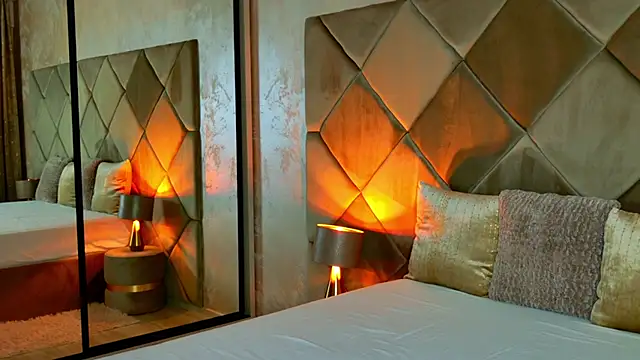 Myla-b online show from March 15, 2026, 8:04 pm