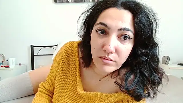 CharmingPearl online show from February 16, 2026, 7:26 am