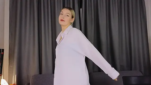 Snapshot of BlushVenom chatting on November 11, 2025, 3:23 pm BlushVenom online show from November 11, 2025, 3:23 pm