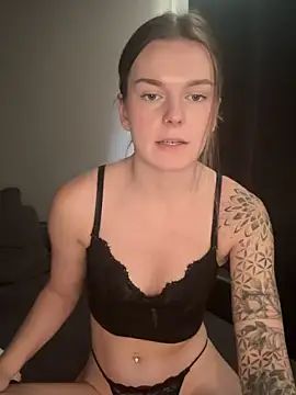 LisaFreierxx online show from November 5, 2025, 2:39 pm