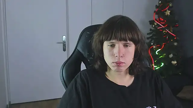 CutieKai  online show from December 21, 2025, 10:06 pm