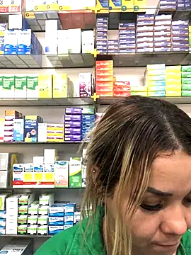 Snapshot of imoly_ chatting on November 11, 2025, 6:19 pm imoly online show from November 11, 2025, 6:19 pm