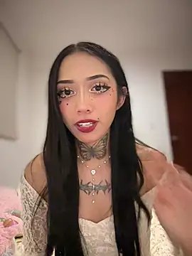 JIORYOvO online show from April 3, 2026, 4:54 am