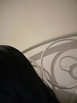 JIORYOvO online show from June 7, 2026, 4:16 am