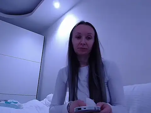 AngelikKay online show from November 4, 2025, 9:30 am