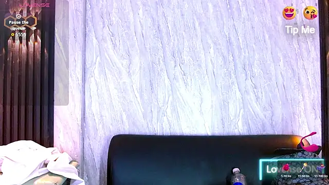 CriisBrown  online show from January 14, 2026, 10:21 am