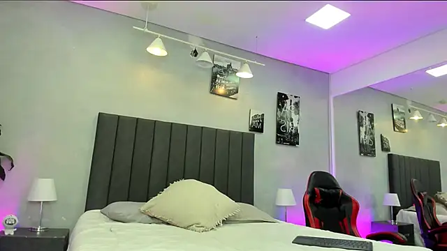 kendra london online show from February 27, 2026, 11:21 am