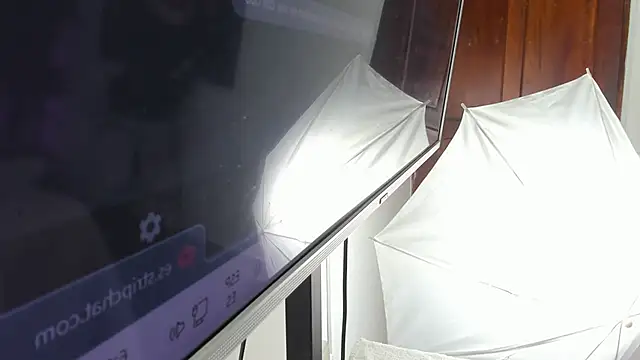 kendra london online show from April 13, 2026, 11:05 am