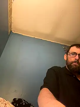 Snapshot of bigdaddyandqueenn chatting on November 7, 2025, 11:49 pm bigdaddyandqueenn online show from November 7, 2025, 11:49 pm