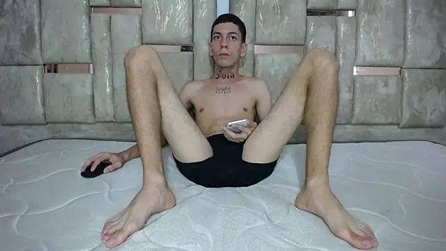 Snapshot of Who-am-I-201 chatting on November 27, 2025, 10:01 pm Who-am-I-201 online show from November 27, 2025, 10:01 pm