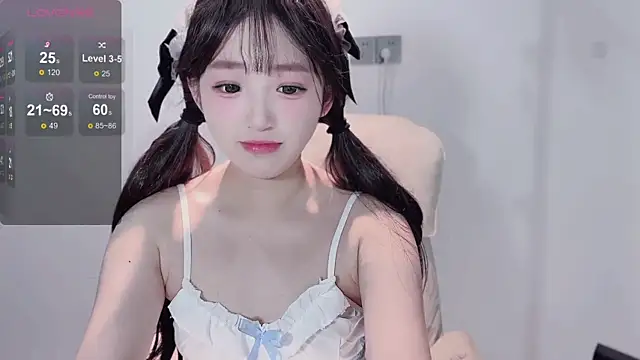 Yaiyigirl online show from November 23, 2025, 5:35 pm