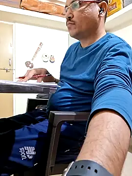 suraj696 online show from November 11, 2025, 4:18 pm