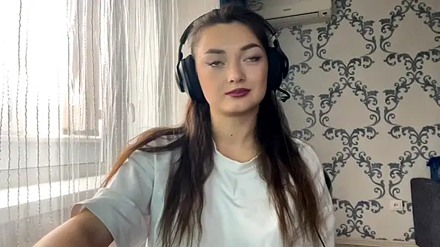 TwotyBright online show from November 11, 2025, 8:14 am