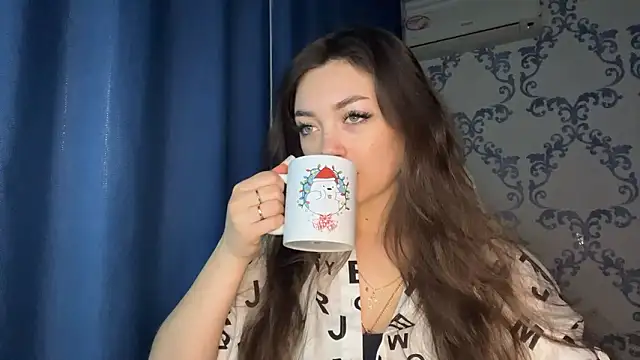 TwotyBright online show from February 16, 2026, 6:09 am