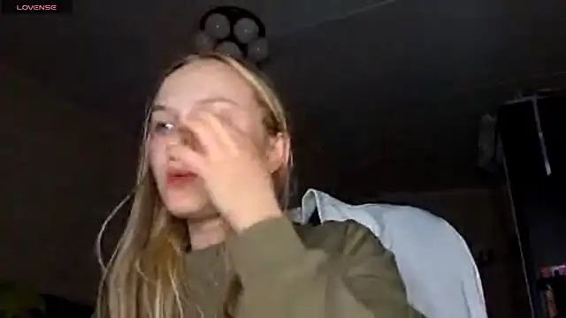 KarinRobertson online show from February 19, 2026, 4:58 pm