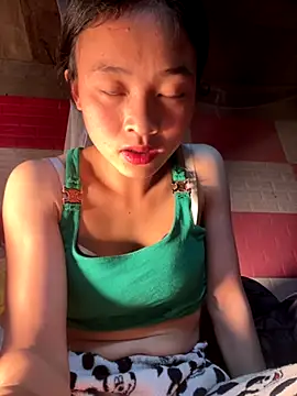 Li ve online show from December 5, 2025, 1:20 pm