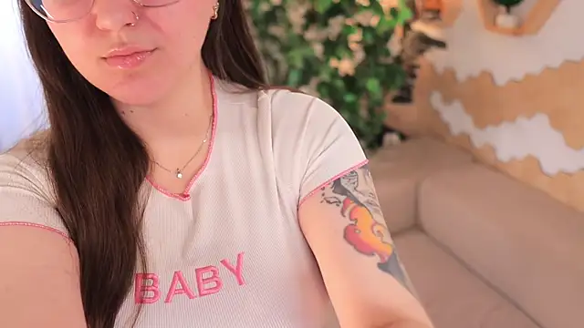 Snapshot of ryzen9800x3d chatting on November 3, 2025, 1:34 pm ryzen9800x3d online show from November 3, 2025, 1:34 pm