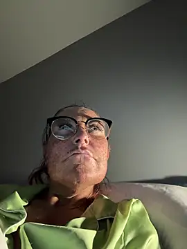 Angel-LinaX online show from February 9, 2026, 10:14 pm