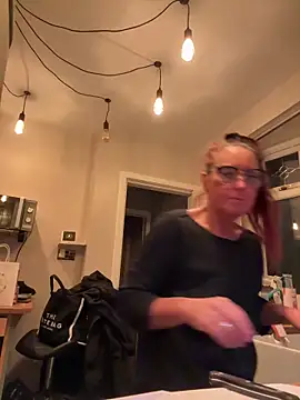 Angel-LinaX online show from February 15, 2026, 7:21 pm