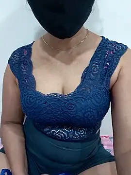 Aarti909090 online show from March 23, 2026, 2:10 pm