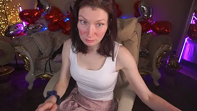 AmiraGoldd online show from February 15, 2026, 1:52 pm