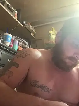 Snapshot of bkuterbach2015 chatting on December 15, 2025, 1:59 pm bkuterbach2015 online show from December 15, 2025, 1:59 pm