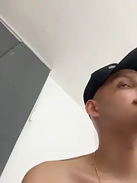 Atlass0108 online show from November 3, 2025, 1:19 am