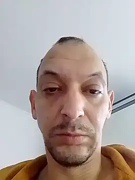 Yraaaar online show from November 3, 2025, 6:14 am