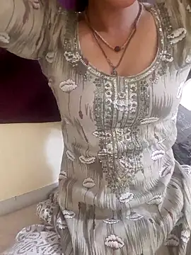 Neha rani78 online show from April 27, 2026, 12:58 pm