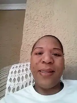 juicylips58 online show from November 6, 2025, 7:42 am