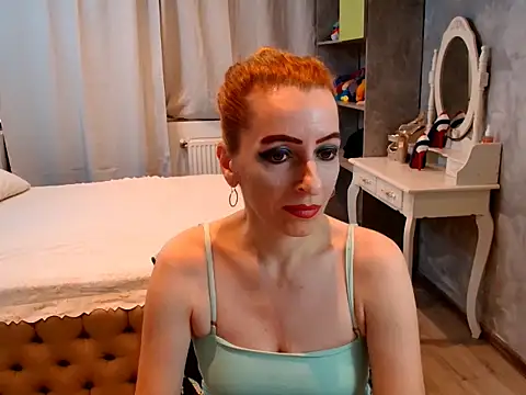 AnneDevrim online show from November 18, 2025, 7:02 am