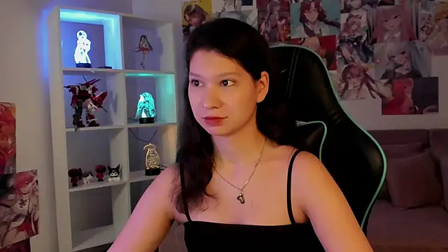 SaraDenars online show from November 12, 2025, 5:52 am